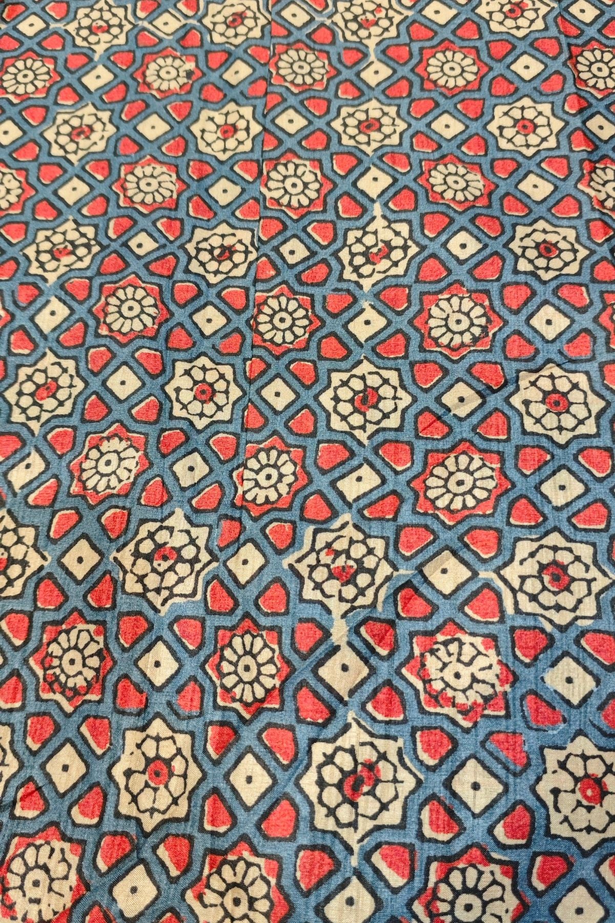 Ivory Geometric Print Tussar Saree