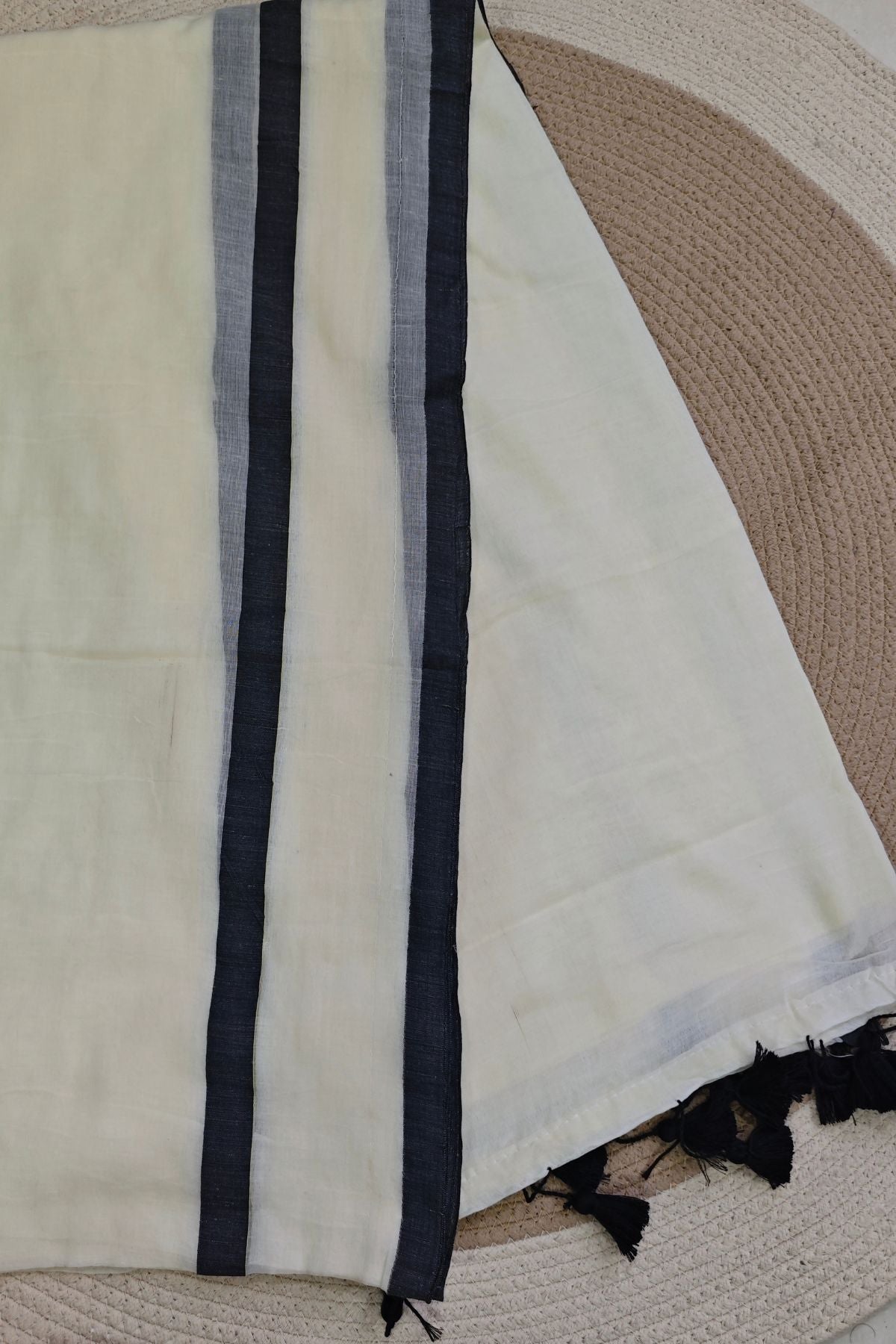 Black Border White Mulcotton Saree