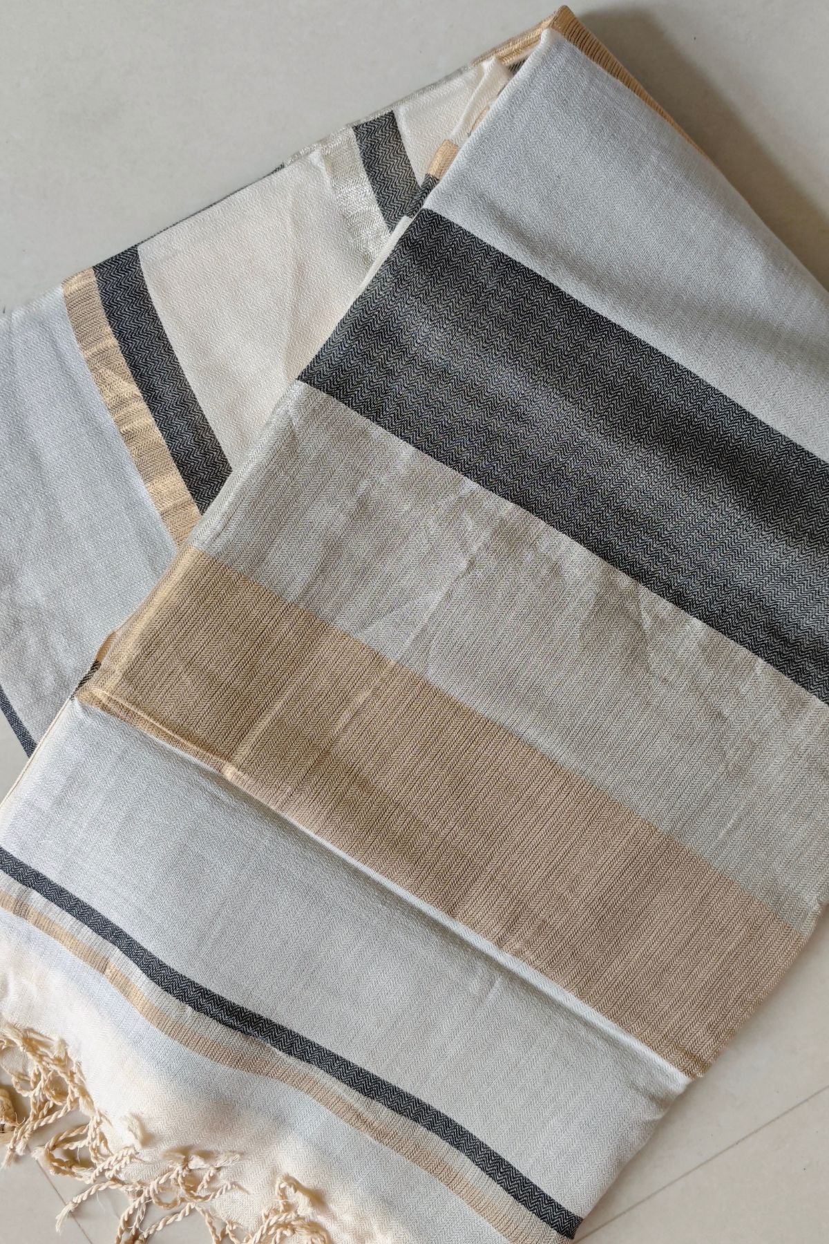 Black & White 4 Pedal Maheshwari Saree