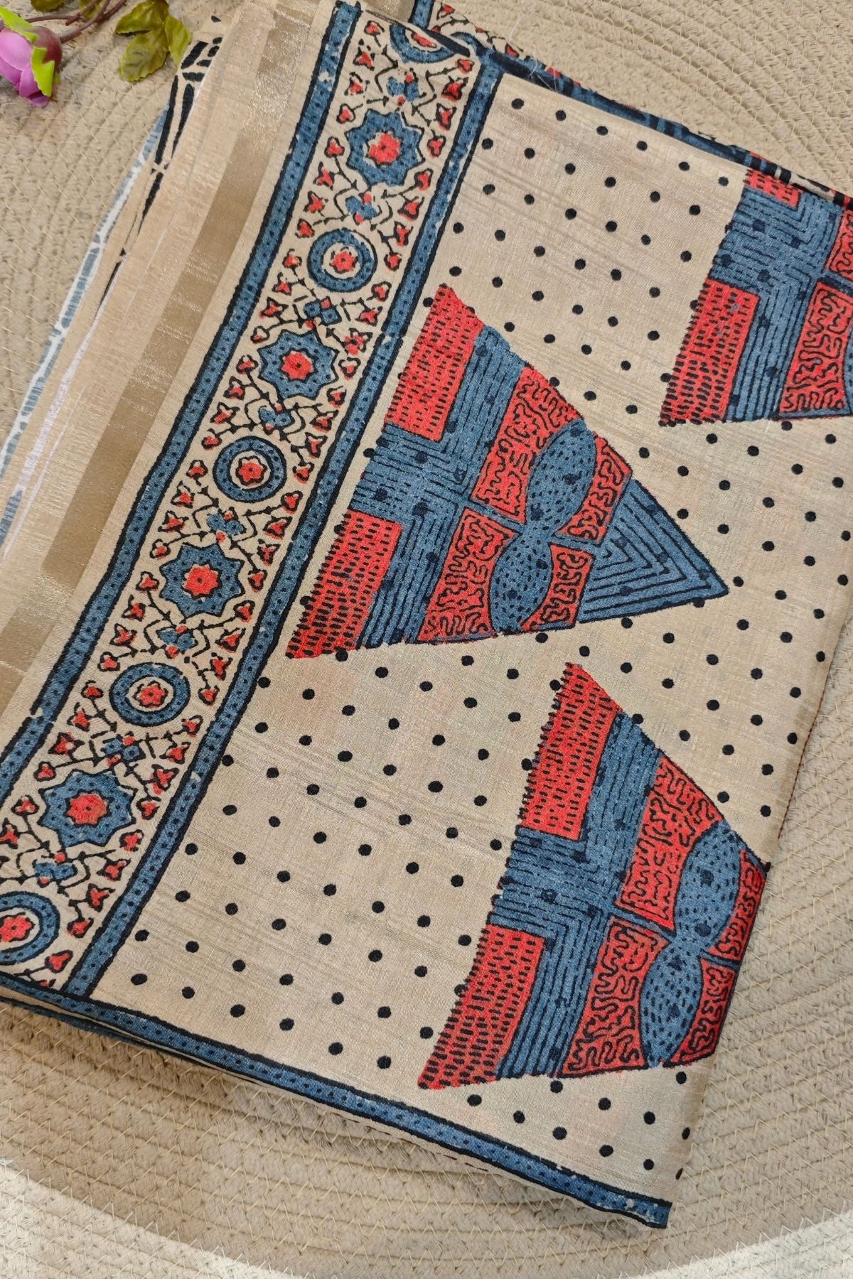 Ivory Geometric Print Tussar Saree