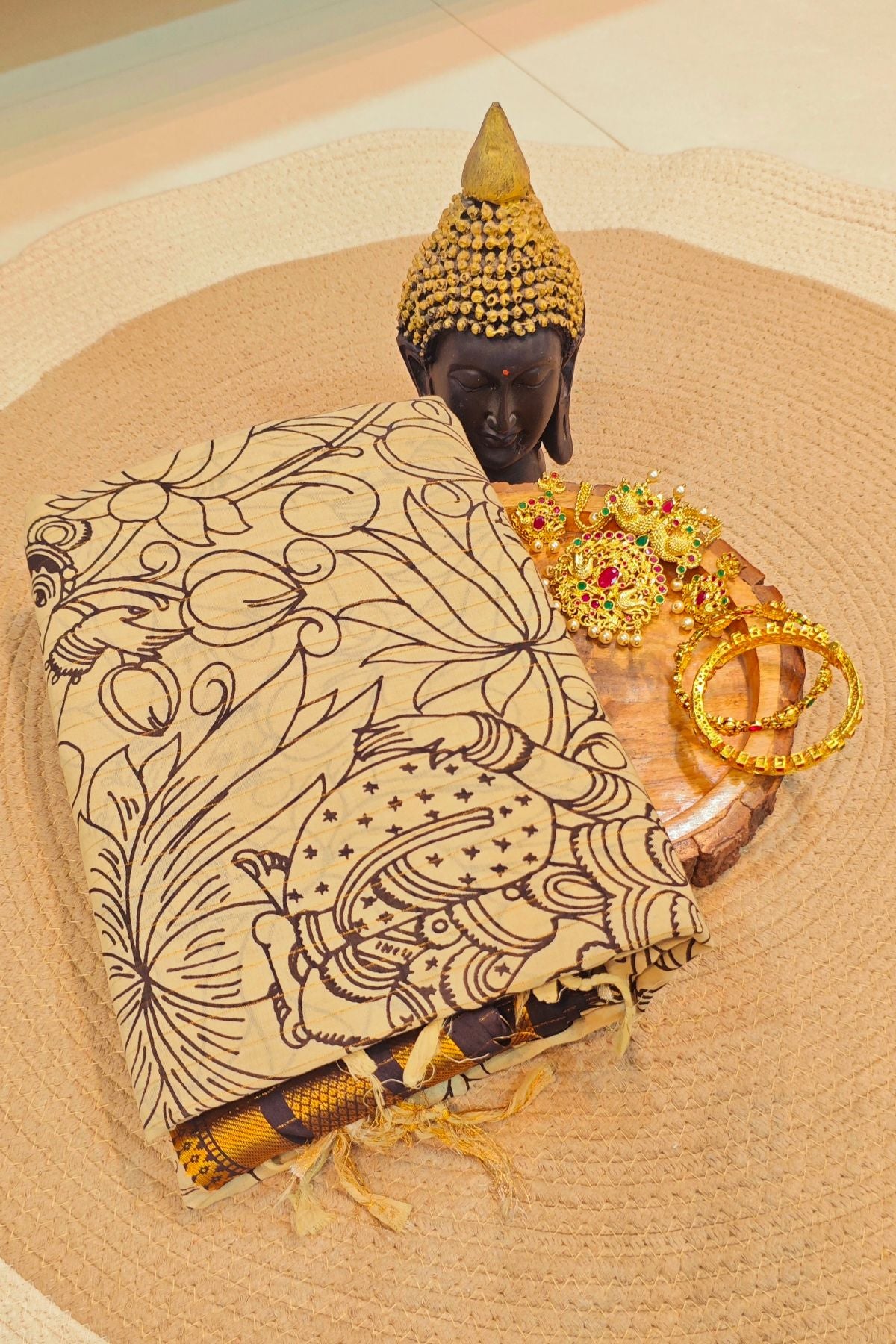 Ivory Srikalahasti Kalamkari Saree 1