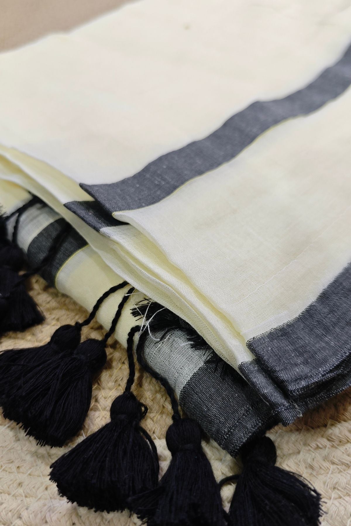 Black Border White Mulcotton Saree