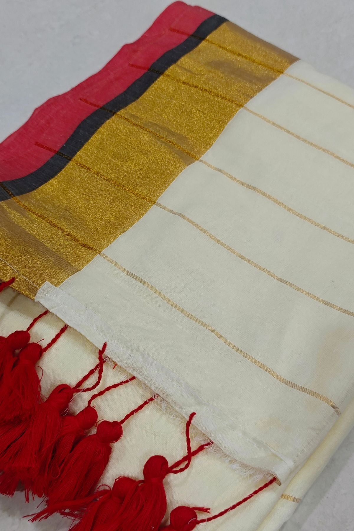 White & Red Mulcotton Saree